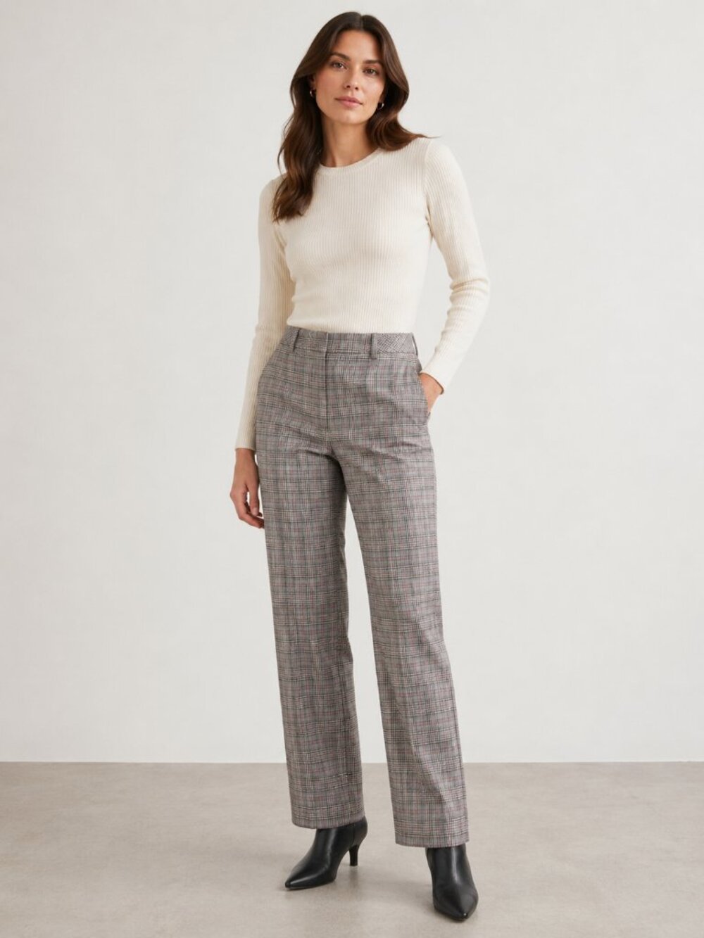 Checked Straight-Leg Dress Pants in Grey Plaid